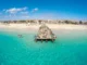 Cabo Verde turismo: playa de Santa María en la isla de Sal, con aguas turquesas